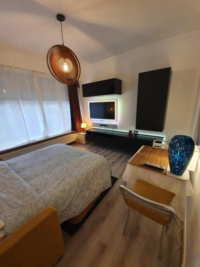 Cosy Corner In Quiet Suburb - All Cars Allowed 安特卫普 外观 照片